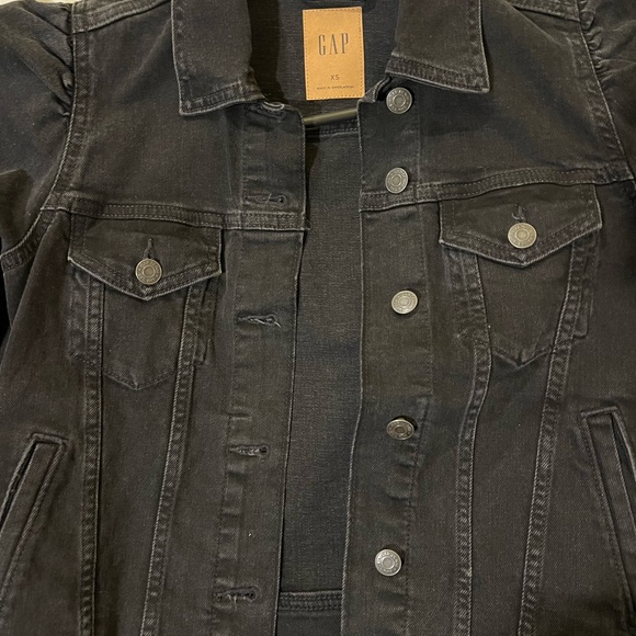 GAP Women's Black Denim Jacket - Picture 2 of 4